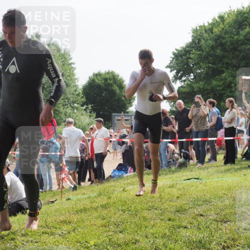 15.06.2025 - 27. Vierlanden-Triathlon KatJ http://msf.ph/oto/7997404 15.06.2025 09:55:50 Schwimmen 273, 280, 283, 300, 303, 322, 331, 338 meine-sportfotos.de