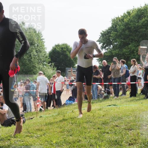 15.06.2025 - 27. Vierlanden-Triathlon KatJ http://msf.ph/oto/7997420 15.06.2025 09:55:50 Schwimmen 273, 280, 283, 300, 303, 322, 331, 338 meine-sportfotos.de