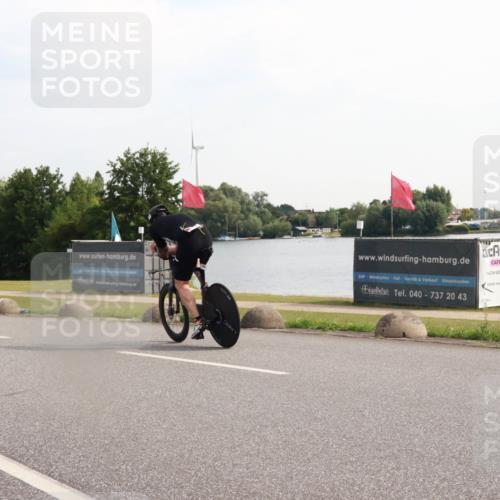 15.06.2025 - 27. Vierlanden-Triathlon H.Heesch http://msf.ph/oto/7997430 15.06.2025 09:36:55 Radfahren 38, 178, 185 meine-sportfotos.de