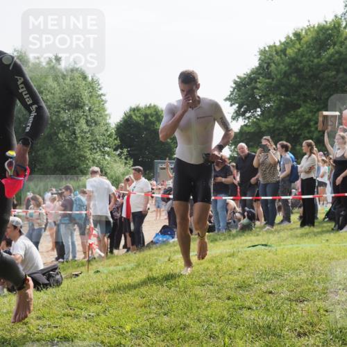 15.06.2025 - 27. Vierlanden-Triathlon KatJ http://msf.ph/oto/7997435 15.06.2025 09:55:50 Schwimmen 273, 280, 283, 300, 303, 322, 331, 338 meine-sportfotos.de