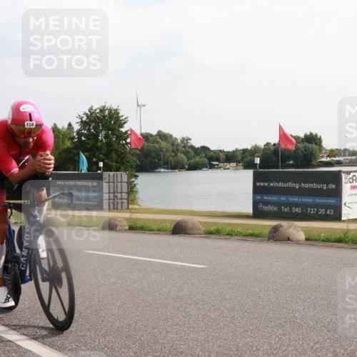 15.06.2025 - 27. Vierlanden-Triathlon H.Heesch http://msf.ph/oto/7997442 15.06.2025 09:37:13 Radfahren 158 meine-sportfotos.de