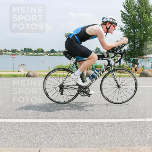 21.06.2025 - 27. Vierlanden-Triathlon H.Heesch http://msf.ph/oto/7997464 15.06.2025 12:26:11 Radfahren 731, 846 meine-sportfotos.de