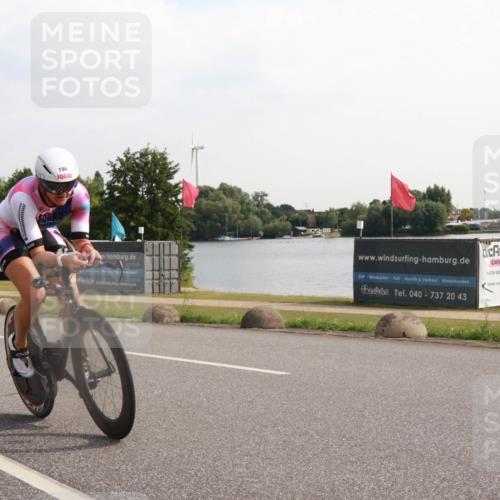 15.06.2025 - 27. Vierlanden-Triathlon H.Heesch http://msf.ph/oto/7997465 15.06.2025 09:37:26 Radfahren 46, 70, 186, 196 meine-sportfotos.de