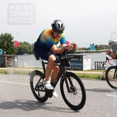 21.06.2025 - 27. Vierlanden-Triathlon H.Heesch http://msf.ph/oto/7997474 15.06.2025 11:32:51 Radfahren 718 meine-sportfotos.de