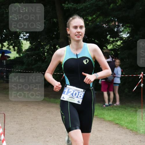 21.06.2025 - 27. Vierlanden-Triathlon Lena Gebhardt http://msf.ph/oto/7997496 15.06.2025 13:55:05 Laufen 1208, 4 meine-sportfotos.de