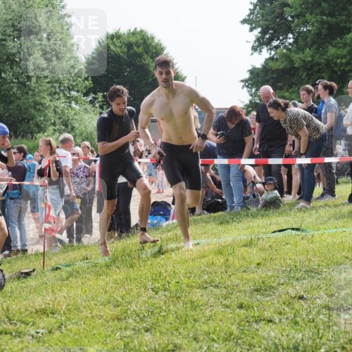 15.06.2025 - 27. Vierlanden-Triathlon KatJ http://msf.ph/oto/7997505 15.06.2025 09:55:53 Schwimmen 273, 280, 283, 300, 303, 308, 322, 331, 338 meine-sportfotos.de