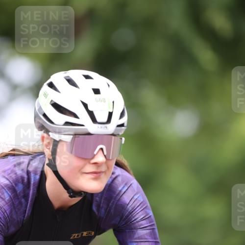 15.06.2025 - 7 Türme Triathlon Yannick Fuchs http://msf.ph/oto/7997513 15.06.2025 13:12:46 Radfahren 363, 581, 660, 1129 meine-sportfotos.de