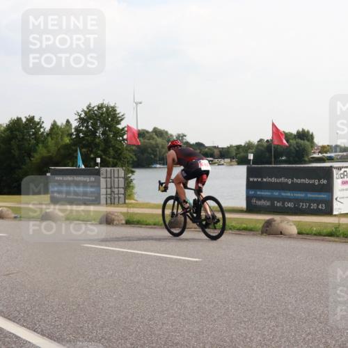 15.06.2025 - 27. Vierlanden-Triathlon H.Heesch http://msf.ph/oto/7997517 15.06.2025 09:37:42 Radfahren 32, 133, 157 meine-sportfotos.de