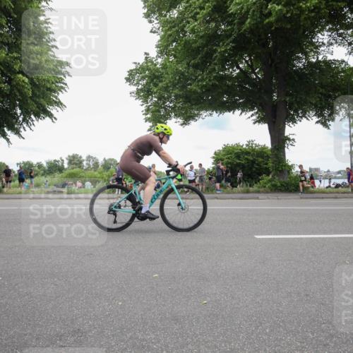 15.06.2025 - 7 Türme Triathlon Yannick Fuchs http://msf.ph/oto/7997525 15.06.2025 13:50:39 Radfahren 195, 326, 389, 1096 meine-sportfotos.de