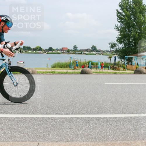21.06.2025 - 27. Vierlanden-Triathlon H.Heesch http://msf.ph/oto/7997526 15.06.2025 12:26:24 Radfahren 799 meine-sportfotos.de