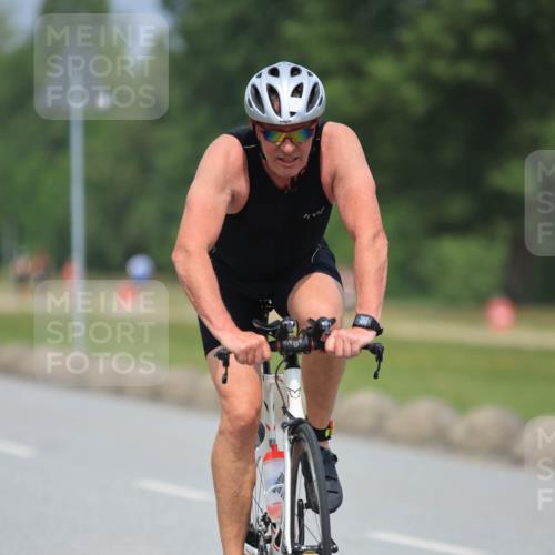21.06.2025 - 27. Vierlanden-Triathlon H.Heesch http://msf.ph/oto/7997533 15.06.2025 12:25:25 Radfahren 717, 787, 847 meine-sportfotos.de