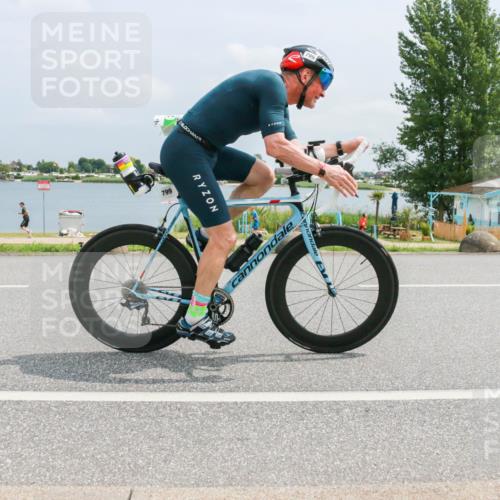 21.06.2025 - 27. Vierlanden-Triathlon H.Heesch http://msf.ph/oto/7997546 15.06.2025 12:26:24 Radfahren 799 meine-sportfotos.de