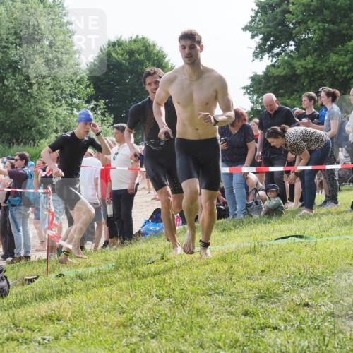 15.06.2025 - 27. Vierlanden-Triathlon KatJ http://msf.ph/oto/7997554 15.06.2025 09:55:54 Schwimmen 273, 280, 283, 300, 303, 308, 322, 331, 338 meine-sportfotos.de