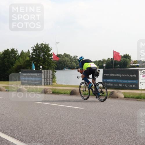 15.06.2025 - 27. Vierlanden-Triathlon H.Heesch http://msf.ph/oto/7997557 15.06.2025 09:38:11 Radfahren 19, 143, 173 meine-sportfotos.de