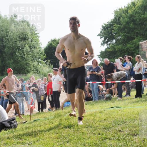 15.06.2025 - 27. Vierlanden-Triathlon KatJ http://msf.ph/oto/7997575 15.06.2025 09:55:55 Schwimmen 280, 283, 300, 303, 308, 310, 322, 331, 338 meine-sportfotos.de