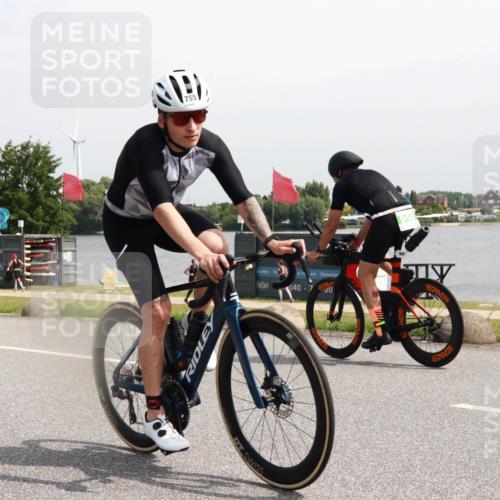 21.06.2025 - 27. Vierlanden-Triathlon H.Heesch http://msf.ph/oto/7997595 15.06.2025 11:33:11 Radfahren 173, 755, 757 meine-sportfotos.de