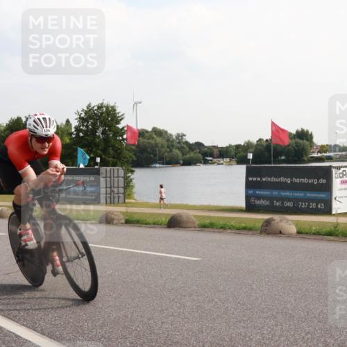 15.06.2025 - 27. Vierlanden-Triathlon H.Heesch http://msf.ph/oto/7997596 15.06.2025 09:38:36 Radfahren 123, 124 meine-sportfotos.de