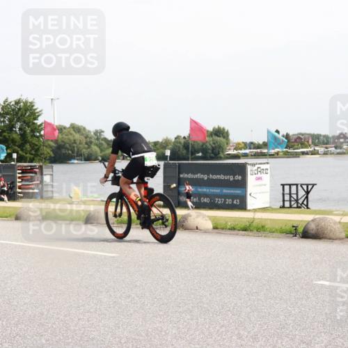 21.06.2025 - 27. Vierlanden-Triathlon H.Heesch http://msf.ph/oto/7997599 15.06.2025 11:33:11 Radfahren 173, 755, 757 meine-sportfotos.de