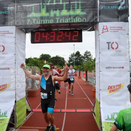 15.06.2025 - 7 Türme Triathlon Michael Strokosch http://msf.ph/oto/7997609 15.06.2025 14:32:41 Ziel 286, 402, 488, 499, 517, 863, 871, 1112 meine-sportfotos.de