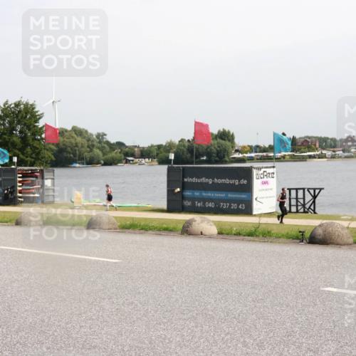 21.06.2025 - 27. Vierlanden-Triathlon H.Heesch http://msf.ph/oto/7997616 15.06.2025 11:33:14 Radfahren 173, 755, 757, 950 meine-sportfotos.de