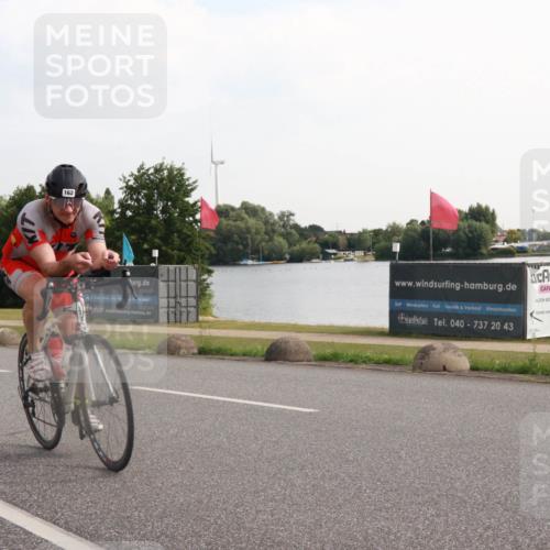 15.06.2025 - 27. Vierlanden-Triathlon H.Heesch http://msf.ph/oto/7997629 15.06.2025 09:39:00 Radfahren 162 meine-sportfotos.de