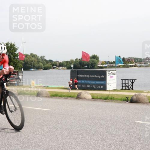 21.06.2025 - 27. Vierlanden-Triathlon H.Heesch http://msf.ph/oto/7997649 15.06.2025 11:33:27 Radfahren 732 meine-sportfotos.de