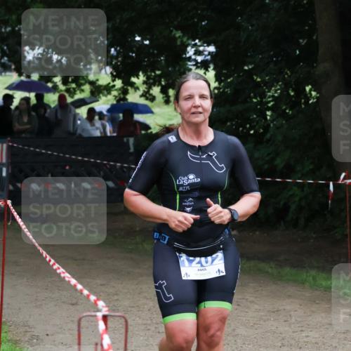 21.06.2025 - 27. Vierlanden-Triathlon Lena Gebhardt http://msf.ph/oto/7997655 15.06.2025 13:55:28 Laufen 1202, 4 meine-sportfotos.de