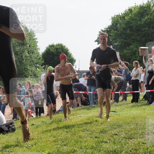 15.06.2025 - 27. Vierlanden-Triathlon KatJ http://msf.ph/oto/7997659 15.06.2025 09:55:56 Schwimmen 280, 283, 300, 303, 308, 310, 312, 322, 331, 338 meine-sportfotos.de