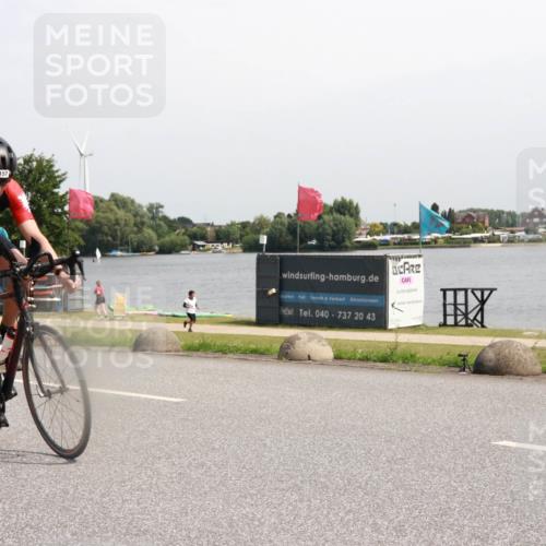 21.06.2025 - 27. Vierlanden-Triathlon H.Heesch http://msf.ph/oto/7997661 15.06.2025 11:33:30 Radfahren 157, 732 meine-sportfotos.de