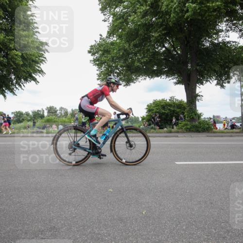 15.06.2025 - 7 Türme Triathlon Yannick Fuchs http://msf.ph/oto/7997680 15.06.2025 13:51:56 Radfahren 823, 845 meine-sportfotos.de
