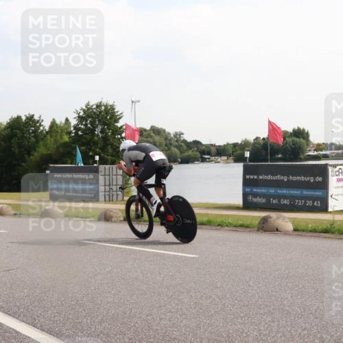 15.06.2025 - 27. Vierlanden-Triathlon H.Heesch http://msf.ph/oto/7997687 15.06.2025 09:39:32 Radfahren 87, 125 meine-sportfotos.de