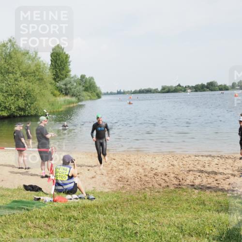21.06.2025 - 27. Vierlanden-Triathlon MichiJ http://msf.ph/oto/7997721 15.06.2026 09:59:45 Schwimmen 266 meine-sportfotos.de