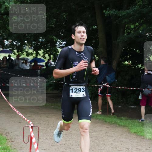 21.06.2025 - 27. Vierlanden-Triathlon Lena Gebhardt http://msf.ph/oto/7997726 15.06.2025 13:55:36 Laufen 202, 1293, 4 meine-sportfotos.de