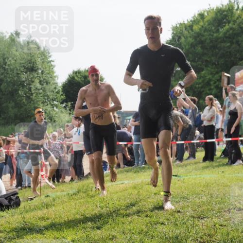 15.06.2025 - 27. Vierlanden-Triathlon KatJ http://msf.ph/oto/7997732 15.06.2025 09:55:57 Schwimmen 280, 283, 300, 303, 308, 310, 312, 322, 331, 338 meine-sportfotos.de