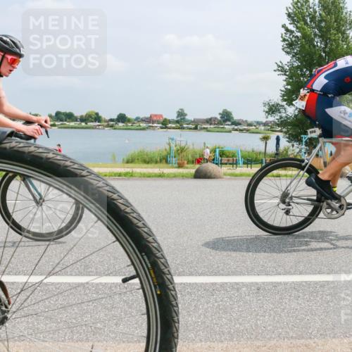 21.06.2025 - 27. Vierlanden-Triathlon H.Heesch http://msf.ph/oto/7997738 15.06.2025 12:26:48 Radfahren 984, 985, 986, 987, 988 meine-sportfotos.de