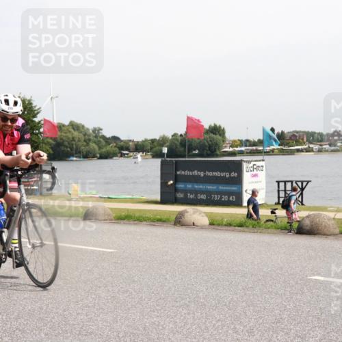21.06.2025 - 27. Vierlanden-Triathlon H.Heesch http://msf.ph/oto/7997743 15.06.2025 11:33:58 Radfahren 241, 692 meine-sportfotos.de