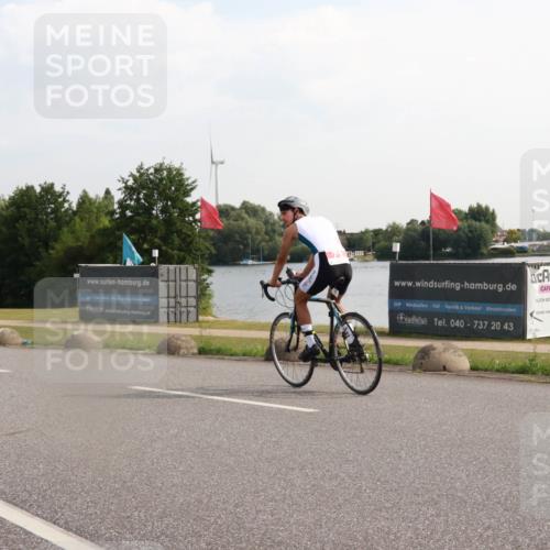 15.06.2025 - 27. Vierlanden-Triathlon H.Heesch http://msf.ph/oto/7997750 15.06.2025 09:40:09 Radfahren 71 meine-sportfotos.de