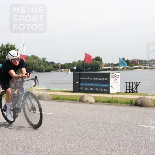 21.06.2025 - 27. Vierlanden-Triathlon H.Heesch http://msf.ph/oto/7997754 15.06.2025 11:34:02 Radfahren 221, 241 meine-sportfotos.de