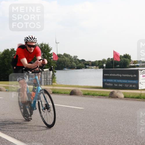 15.06.2025 - 27. Vierlanden-Triathlon H.Heesch http://msf.ph/oto/7997762 15.06.2025 09:40:24 Radfahren 82 meine-sportfotos.de