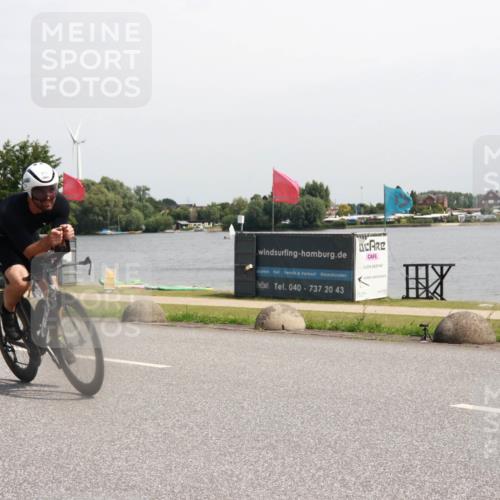 21.06.2025 - 27. Vierlanden-Triathlon H.Heesch http://msf.ph/oto/7997764 15.06.2025 11:34:04 Radfahren 221 meine-sportfotos.de