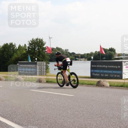 15.06.2025 - 27. Vierlanden-Triathlon H.Heesch http://msf.ph/oto/7997766 15.06.2025 09:40:33 Radfahren 17, 78 meine-sportfotos.de