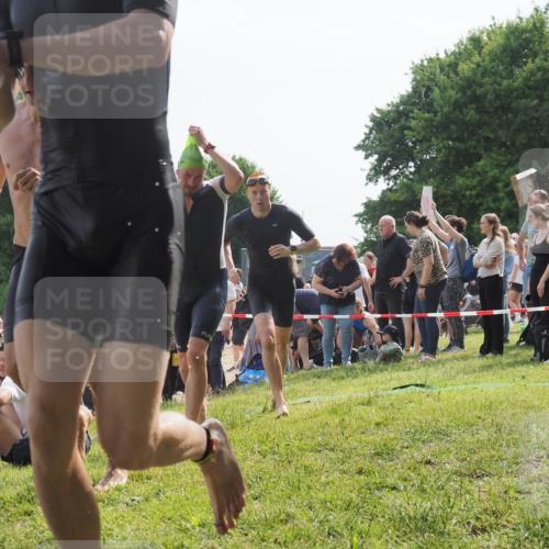 15.06.2025 - 27. Vierlanden-Triathlon KatJ http://msf.ph/oto/7997794 15.06.2025 09:55:58 Schwimmen 280, 283, 303, 308, 310, 312, 322, 331, 338 meine-sportfotos.de