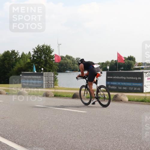 15.06.2025 - 27. Vierlanden-Triathlon H.Heesch http://msf.ph/oto/7997801 15.06.2025 09:41:28 Radfahren 188 meine-sportfotos.de