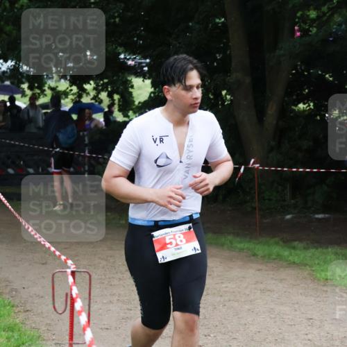 21.06.2025 - 27. Vierlanden-Triathlon Lena Gebhardt http://msf.ph/oto/7997802 15.06.2025 13:55:40 Laufen 174 meine-sportfotos.de