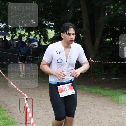 21.06.2025 - 27. Vierlanden-Triathlon Lena Gebhardt http://msf.ph/oto/7997817 15.06.2025 13:55:40 Laufen 58 meine-sportfotos.de