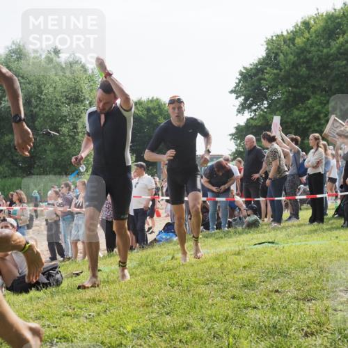 15.06.2025 - 27. Vierlanden-Triathlon KatJ http://msf.ph/oto/7997820 15.06.2025 09:55:58 Schwimmen 280, 283, 303, 308, 310, 312, 322, 331, 338 meine-sportfotos.de