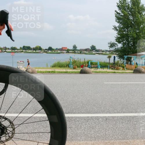 21.06.2025 - 27. Vierlanden-Triathlon H.Heesch http://msf.ph/oto/7997840 15.06.2025 12:27:01 Radfahren 769, 982 meine-sportfotos.de