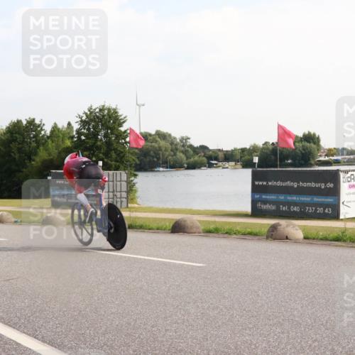 15.06.2025 - 27. Vierlanden-Triathlon H.Heesch http://msf.ph/oto/7997841 15.06.2025 09:42:17 Radfahren 50, 158 meine-sportfotos.de
