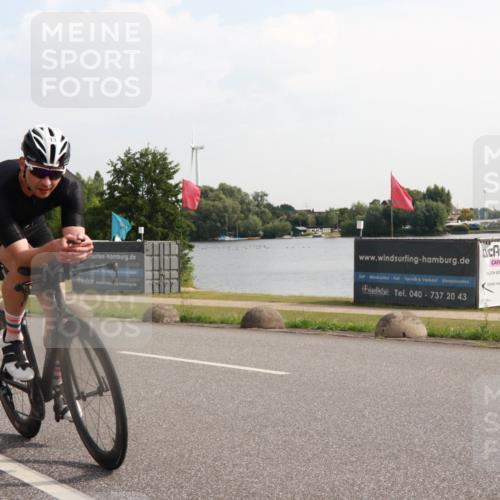 15.06.2025 - 27. Vierlanden-Triathlon H.Heesch http://msf.ph/oto/7997854 15.06.2025 09:42:21 Radfahren 50, 83, 158 meine-sportfotos.de