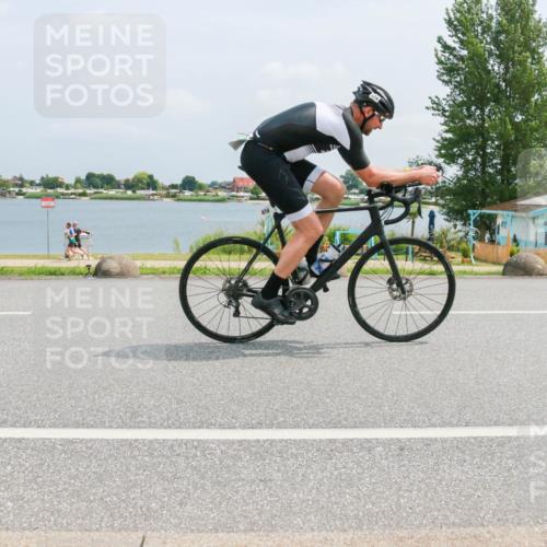 21.06.2025 - 27. Vierlanden-Triathlon H.Heesch http://msf.ph/oto/7997859 15.06.2025 12:27:26 Radfahren 874 meine-sportfotos.de